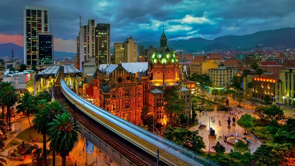 Tour por Antioquia, Medellín, Guatapé y Doradal